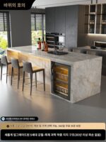 식탁이 있는 플러시 록 슬래브 트라버틴 섬 통합 주방 이탈리아 스타일 다운턴 서양식 주방 고급 바 레스토랑 가이드 테이블 - 이미지 4