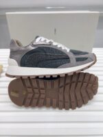 [비씨초가을신상품] 하이글로스 소가죽과 무거운 구슬 체인 장식이 돋보이는 여성용 스트라이프 스웨이드 스티칭 스니커즈 - 이미지 5