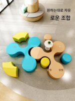 그림책도서관, 서점, 독서실, 커피숍, 대기실, 디저트숍, 휴게실, 견고한 원목소파의 세련되고 캐주얼한 조화 - 이미지 2