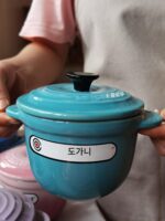 프랑스 LE CREUSET 쿨 컬러 스튜 냄비 가정용 언더글레이즈 컬러 물 스튜 ​​뚜껑 디저트 더블 귀 스튜 냄비 라드 탱크 - 이미지 4