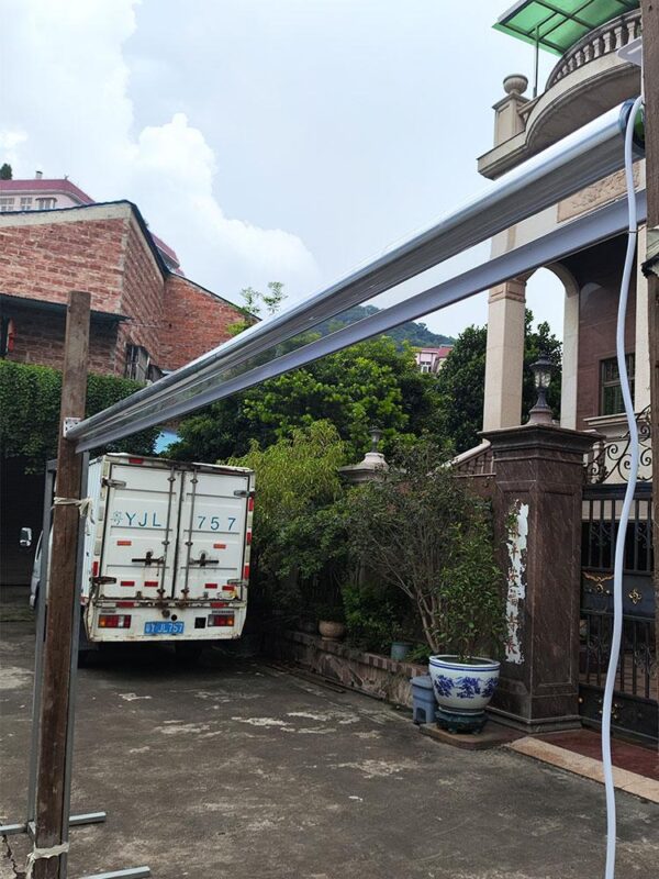 투명 방풍 롤러 블라인드 레인 커튼 발코니 야외 안뜰 파빌리온 스마트 리프팅 전기 PVC 도어 커튼 슈퍼 와이드