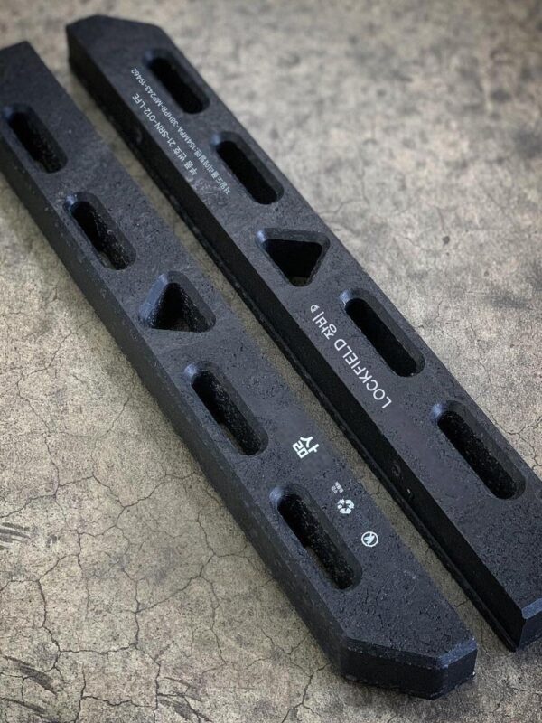 일본 Lockfield 정품 유니플레임 소형 주방 ​​테이블 개조 사이드 스트립 블랙닝 캠핑 액세서리 접이식 테이블