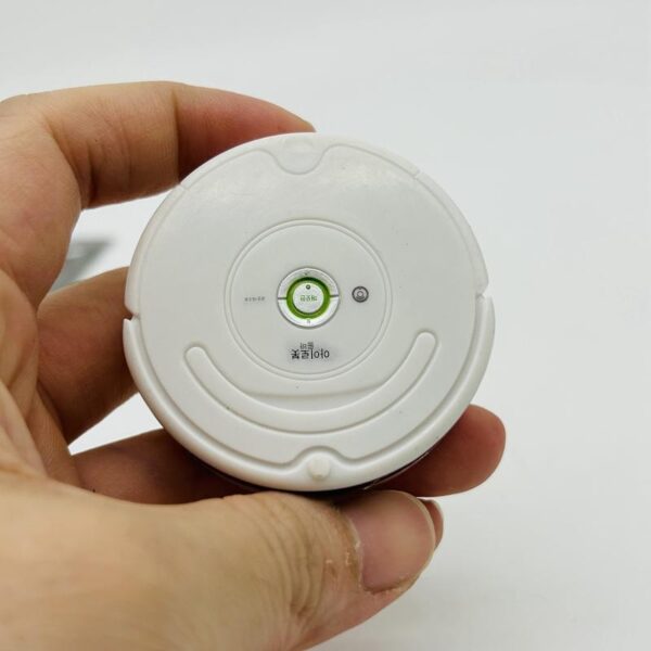 청소 로봇, 진공 청소기, 가구, 식품 및 장난감을 옮길 수 있는 정품 벌크 미니어처 모델