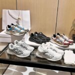 유럽과 미국 2024 봄과 가을 새로운 알파벳 아빠 남성과 여성 신발 메시 통기성 러닝화 다재다능한 커플 스포츠 패션화