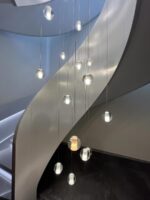 이탈리아 미니멀리스트 모던 크리스털 계단 램프 로프트 아파트 듀플렉스 빌라 홀로우 하이 유성우 롱 샹들리에 - 이미지 2