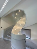 이탈리아 미니멀리스트 모던 크리스털 계단 램프 로프트 아파트 듀플렉스 빌라 홀로우 하이 유성우 롱 샹들리에 - 이미지 3