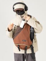 ABOYS 트렌디 브랜드 메신저백 남성 사이클링 출퇴근 스포츠 활과 화살 가방 레트로 원숄더 아웃도어 여행 메신저백 - 이미지 4