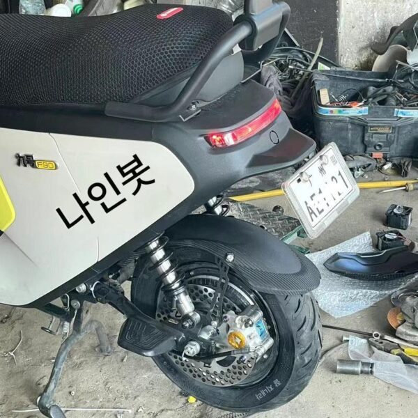 9자리 롱테일 F90 C시리즈 MMAX NzMix M시리즈 고정브라켓 개조형 전기자동차 번호판 프레임에 적용가능