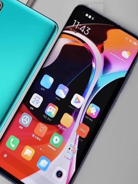 대용량 메모리와 휴대폰 연결 기능을 갖춘 다기능 스마트 카메라