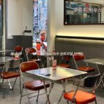 레트로 홍콩 스타일 테이블과 의자 조합 한국식 간식 바베큐 고기 쌀국수 케이터링 티 레스토랑 스테인리스 스틸 접이식 테이블 상업용