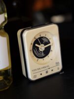 크림 스타일 작은 사각형 그래피티 침실 시계 야간 조명 발광 알람 시계 테이블 시계 창의적인 시계 장식 패션 장식품 - 이미지 2