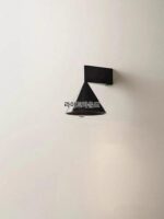 이탈리아 미니멀리스트 침실 침대 옆 벽등 새로운 원뿔형 기하학 심플 디자이너 고급 분위기 배경 벽등