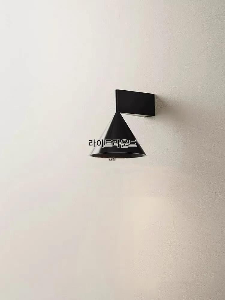main_861911468902_0-1 이탈리아 미니멀리스트 침실 침대 옆 벽등 새로운 원뿔형 기하학 심플 디자이너 고급 분위기 배경 벽등 - 이미지 1