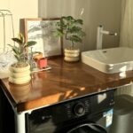 맞춤형 견고한 목재 조리대 발코니 세탁기 랙 위 소형 아파트 미니멀리스트 공간 변형 싱크대 통합 테이블 - 이미지 3