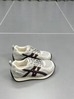 여성용 정품 가죽 러닝화 2025년 봄 신상품 둥근 앞부분 두꺼운 바닥 컬러 매칭 세련되고 멋진 소가죽 캐주얼 스포츠화 - 이미지 3