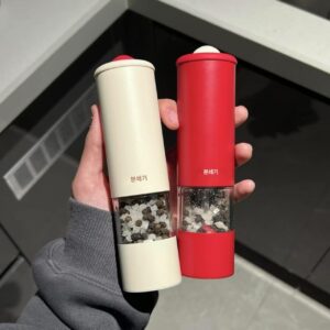 [집에서 쓸만한 것] 전기 후추 분쇄기 가정용 주방 조미료 분쇄 병 백후추 과립 분쇄기