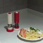 [집에서 쓸만한 것] 전기 후추 분쇄기 가정용 주방 조미료 분쇄 병 백후추 과립 분쇄기 - 이미지 5