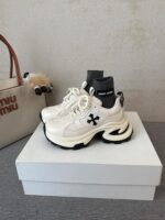 [십자가꽃 강력추천] 삼촌 키 7.5CM 증가 두꺼운 밑창 아빠화 여성 2025 스포츠 캐주얼화 - 이미지 3