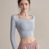 KAYANTY 여성용 고급 요가 상의 가슴 패드가 있는 가짜 2피스 피트니스 긴팔 홀터넥 요가복 짧은 새 상품