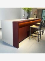 고급 맞춤형 록 슬래브 고급 센터 아일랜드 다이닝 테이블 통합 산호 레드 플러시 다기능 풀 아일랜드 레스토랑 바 - 이미지 4