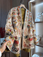 새로운 중국 스타일 가벼운 고급 고급 탑 라이트 국가 스타일 무거운 자수 단추 재킷 여성 2025 새로운 가을