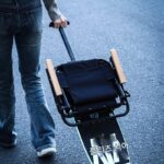 스케이트보드 의자 롱보드 크리에이티브 개조 휴대용 접이식 의자 전동 스케이트보드 원격 제어 성인 여행 4륜차에 앉아주세요 - 이미지 3