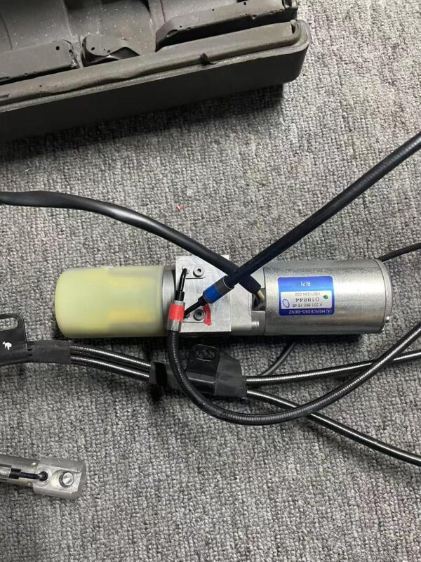 메르세데스-벤츠 W221S300S350S400W222 업그레이드 전동 테일게이트 전동 트렁크 테일게이트에 적합