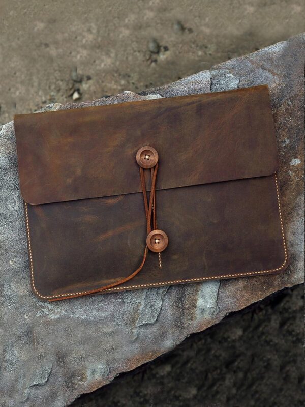 Apple Macbook 컴퓨터 가방 유럽 및 미국 복고풍 1층 소가죽 갈색 핸드메이드 정품 가죽 크레이지 호스 커버 포함 MACX05C-N에 적합