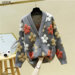 여성 니트 스웨터 재킷 2025년 신상품 봄 가을 스웨터 카디건 레이지 스타일 루즈 에이징 롱슬리브 V넥 탑 - 이미지 3