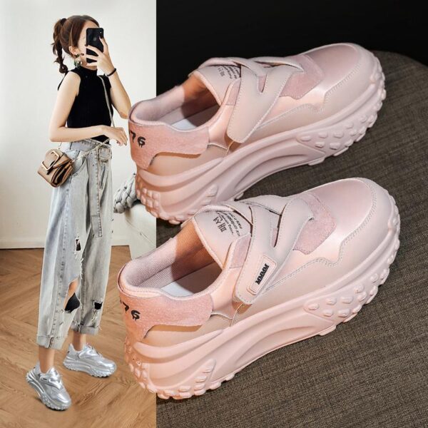 여성용 내부 높이 향상 신발 2024 봄과 가을 새로운 올매치 핑크 스포츠 캐주얼 신발 두꺼운 밑창 포레스트 검프 신발 작은 신발