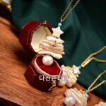 크리스마스 한정판 천연 바로크 진주 스웨터 목걸이 크리스마스 트리 브로치 휴일 생일 선물 인기 상품 - 이미지 2