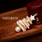 크리스마스 한정판 천연 바로크 진주 스웨터 목걸이 크리스마스 트리 브로치 휴일 생일 선물 인기 상품 - 이미지 4