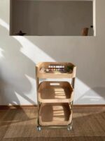 독창적이고 우아한 뷰티 살롱 원목 트롤리 SPA 클럽 트롤리 피부 관리 네일 살롱 미용실 보관 랙 - 이미지 2