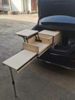 트렁크 풀아웃 작업대, 차량 보관 랙, 야외 피크닉 테이블, 텔레스코픽 접이식 스케이트보드 랙이 있는 차량 스톨