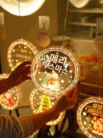 크리스마스 LED 장식용 발광 도어 걸이 크리스마스 트리 쇼핑몰 창문 분위기 조명 페인트 원형 흡착식 걸이 조명 - 이미지 5