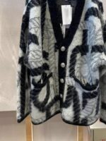 해외무역 수출 유명 쇼핑몰 고품질 상품 철거 및 유럽상품 특가품 픽업 여성용 헤비듀티 자수 해마 울 니트 스웨터 재킷 - 이미지 2