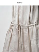 CLEANFLOW | 여성용 헤비 실크 송버드 자카드 삼보 새틴 서스펜더 점프수트 (2025년 신상품) - 이미지 4