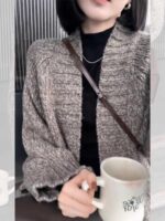 2025년 가을 겨울 신상품 루즈 레이지 스타일 V넥 스웨터 여성 코트 니치 디자인 미디 길이 니트 카디건 - 이미지 5