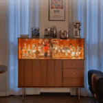 레트로 솔리드 우드 캐비닛 로우 캐비닛 수납 다이닝 사이드 캐비닛 유리 와인 캐비닛 거실 디스플레이 캐비닛 중년 사이드 캐비닛 수제 서랍장