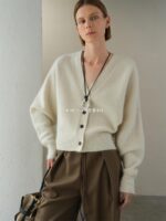 CHICJANE 치 지안/남아프리카 수입 베이비 모헤어 소프트 벨벳 릴렉스 미니멀리스트 커스텀 다이 V넥 카디건