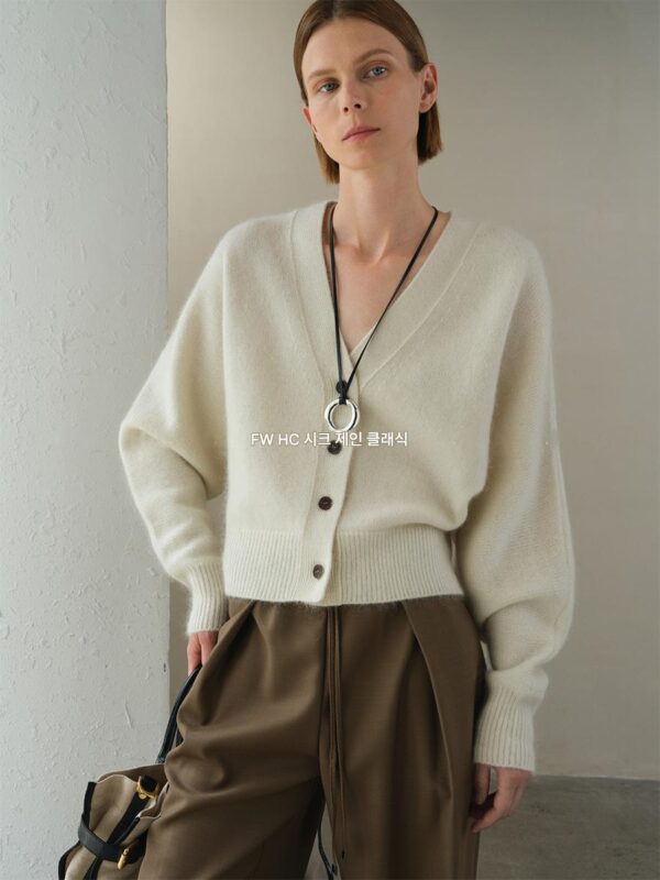 CHICJANE 치 지안/남아프리카 수입 베이비 모헤어 소프트 벨벳 릴렉스 미니멀리스트 커스텀 다이 V넥 카디건