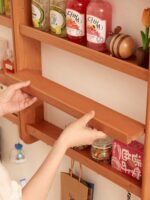 벽걸이 선반 뒤에 견고한 목재 초박형 도어 벽걸이 벽걸이 디스플레이 선반 홈 다층 수납 선반 책장 체리 나무 - 이미지 3