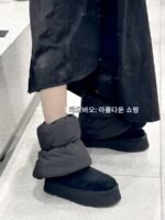 UGG 겨울 신상품 여성용 클래식 미니 퍼프 딥 부츠 두꺼운 바닥 다운 스노우 부츠 1158275 - 이미지 3