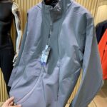 어반 비즈니스 시리즈! 방풍, 방수! 스탠드 칼라 캐주얼 재킷이 돋보이는 아웃도어 플러시 소재의 따뜻한 남성용 소프트쉘 재킷 - 이미지 4