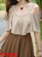 원피스 드레스 스타일의 플랫 앵글 러플 오프숄더 컬러블록 수영복은 배를 가려주어 여름철 온천 휴가 스타일에 여성을 날씬하고 보수적으로 보이게 해줍니다. - 이미지 5