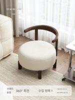 크림 스타일 원목 소파 스툴 회전식 로우 스툴 등받이 조명 고급 고급 소형 스툴 거실 원형 스툴 소형 의자