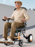 오항 탄소섬유 전동 휠체어 경량 전자동 지능형 고급 접이식 노인 특수 스쿠터 휴대용 - 이미지 4