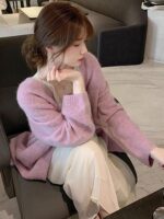 2025년 가을 겨울 신상 시크 심플 아우터 윈드브레이커 미디엄 렝스 레이지 스타일 퍼플 니트 스웨터 카디건 재킷 - 이미지 2