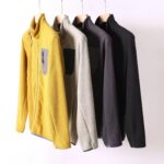 아웃도어 하이킹 시리즈! 스탠드 칼라로 보온성을 더하고, 스타일리시한 웨이브 패턴으로 포인트를 준 커플 플리스 재킷 - 이미지 3