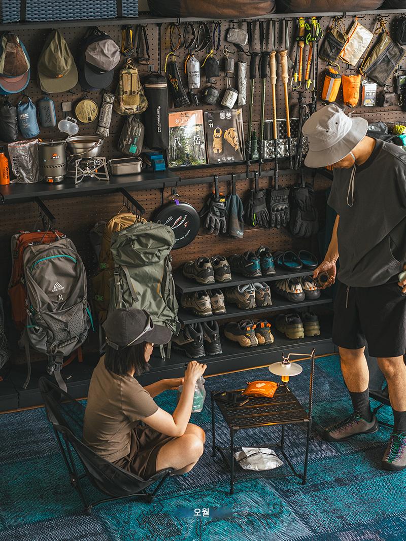 main_957483779518_0 오월 홀보드 야외 하이킹 장비 랙 캠핑 금속 선반 호두색 디스플레이 수납 벽걸이 - 이미지 1